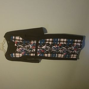 New with tags. Gorgeous dress. 3/4 l sleeve